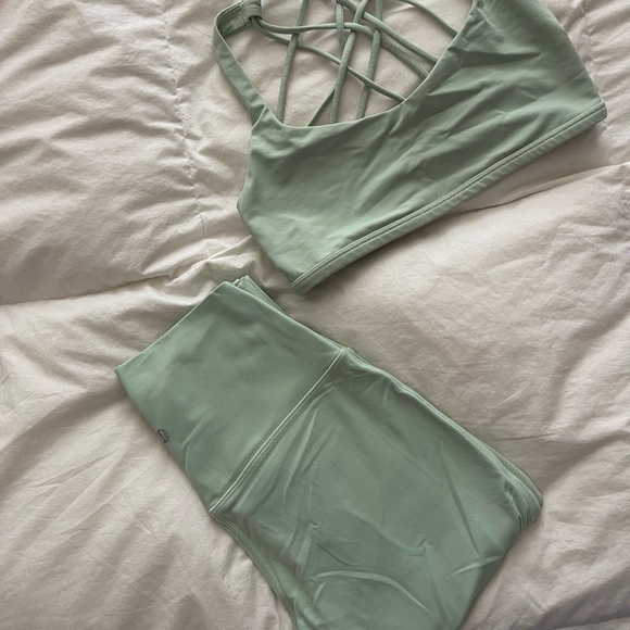 Lululemon Sports Bra and Leggings Set - Picture 1 of 4